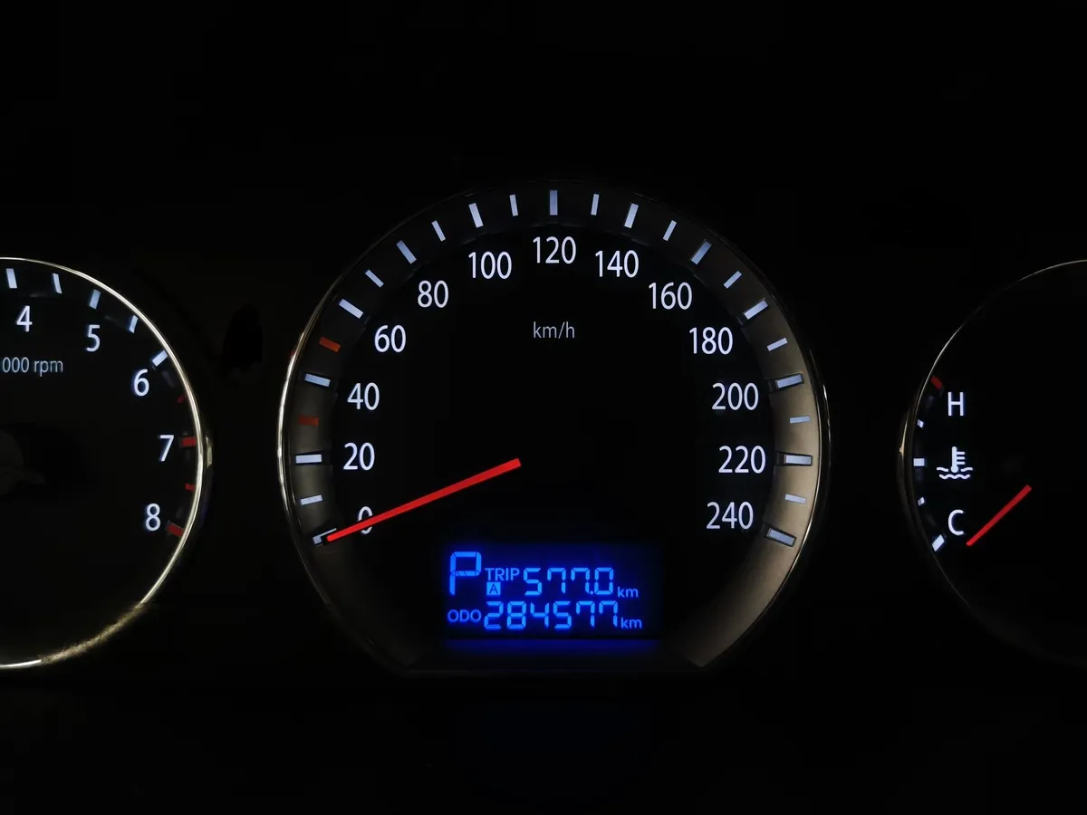 Hyundai Sonata 2.0 AT (144 л.с.) Серый в АВИЛОН. Слайд №16