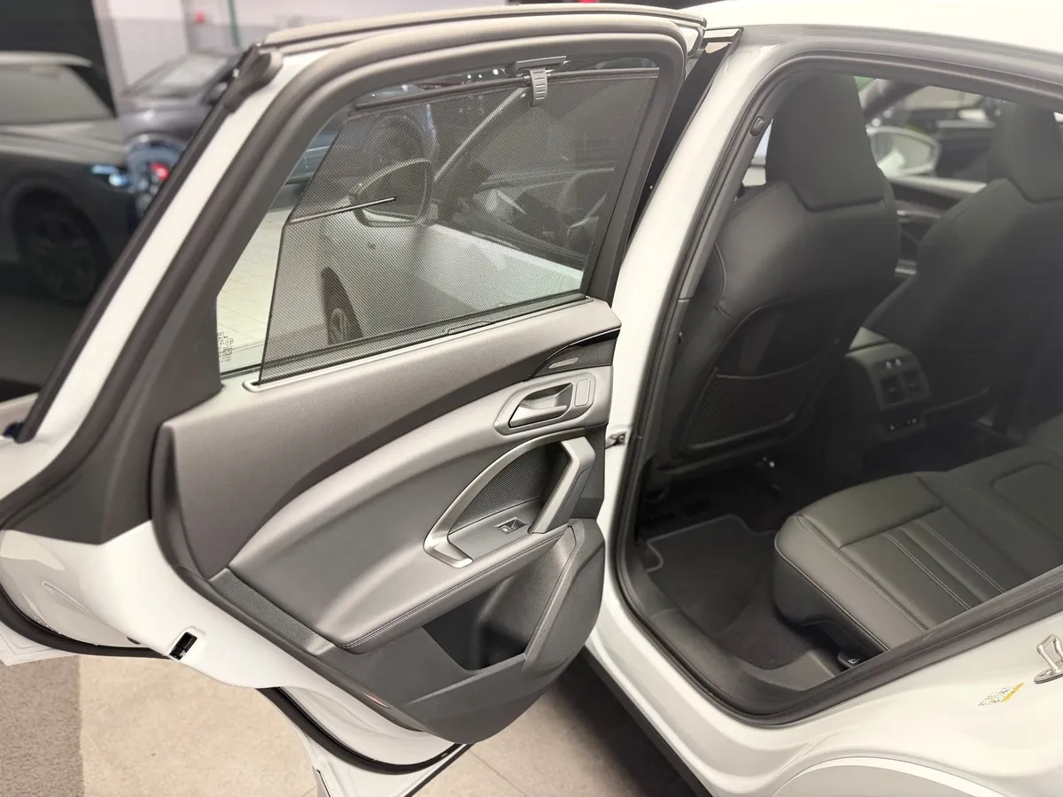 Audi Q5 Sportback 2.0 TFSI S tronic quattro (272 л.с.) Белый в АВИЛОН. Слайд №11