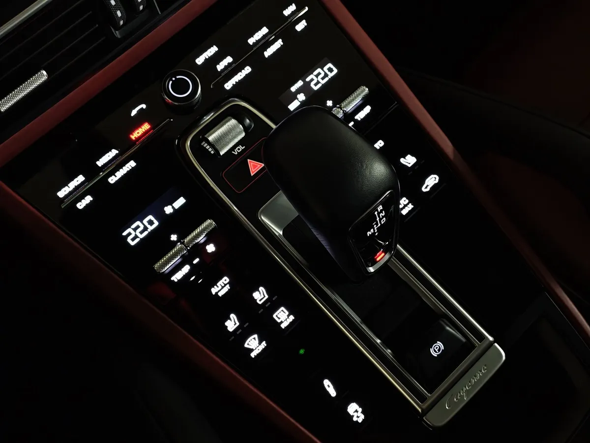 Porsche Cayenne S 2.9 Tiptronic AWD (440 л.с.) Черный в АВИЛОН. Слайд №22