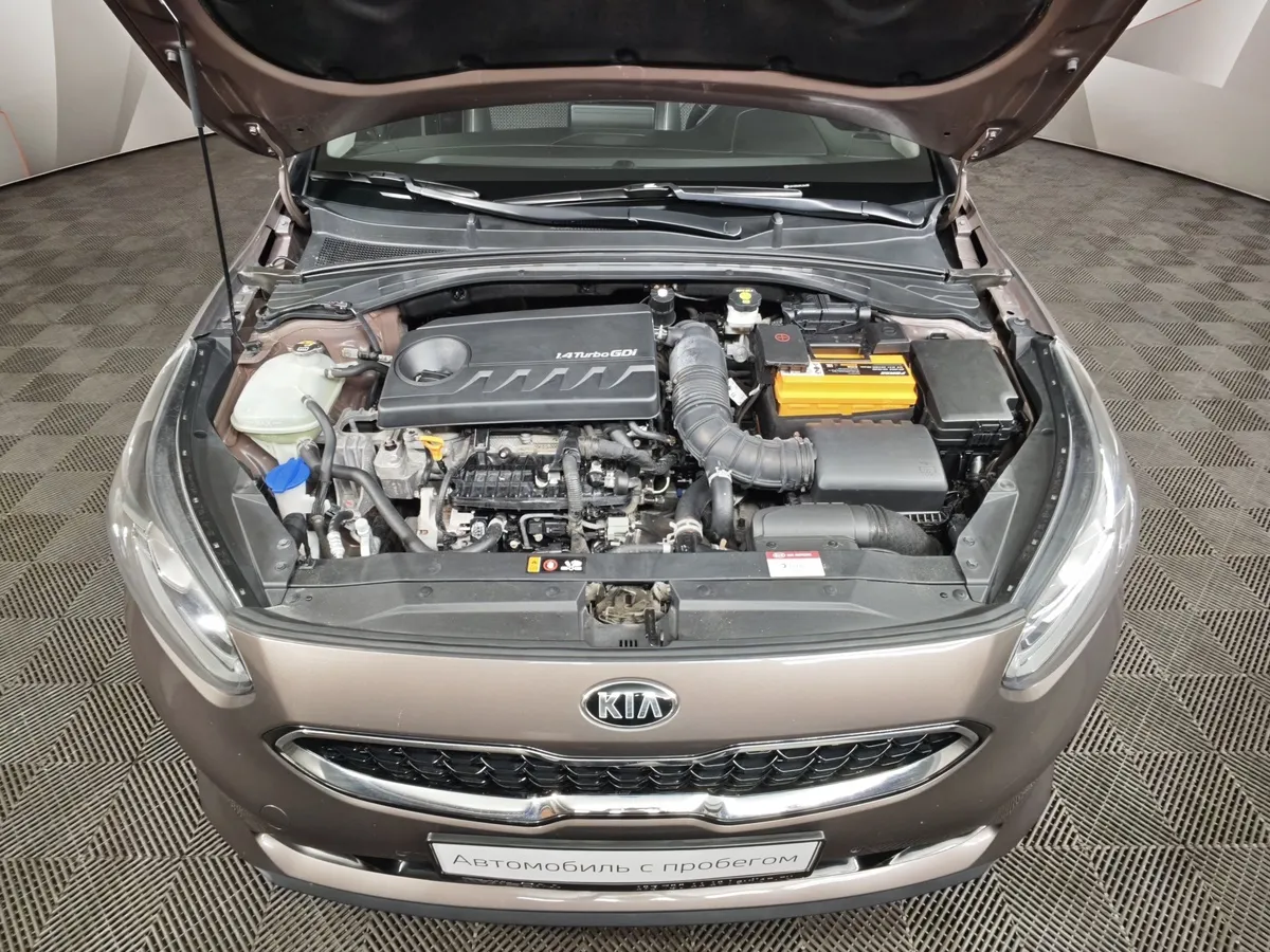 Kia Ceed 1.4 T-GDI AMT (140 л.с.) Premium Plus Коричневый в АВИЛОН. Слайд №11