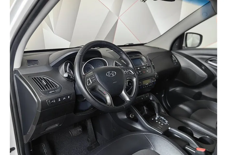Hyundai ix35 2.0 CRDi AT 4WD (136 л.с.) Comfort Белый в АВИЛОН. Слайд №15