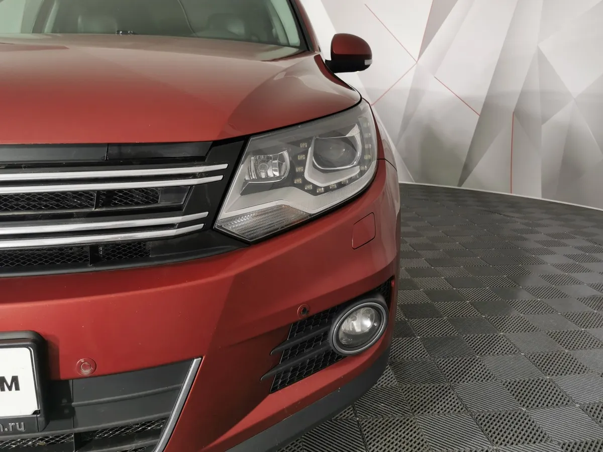Volkswagen Tiguan 2.0 TSI 4Motion AT (170 л.с.) Sport&Style Красный в АВИЛОН. Слайд №9