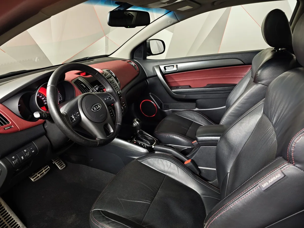 Kia Cerato 2.0 AT (150 л.с.) Luxe Красный в АВИЛОН. Слайд №18