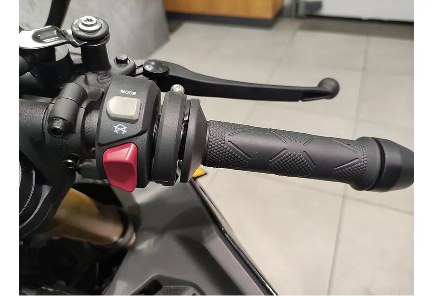 LIVE. Слайд №10