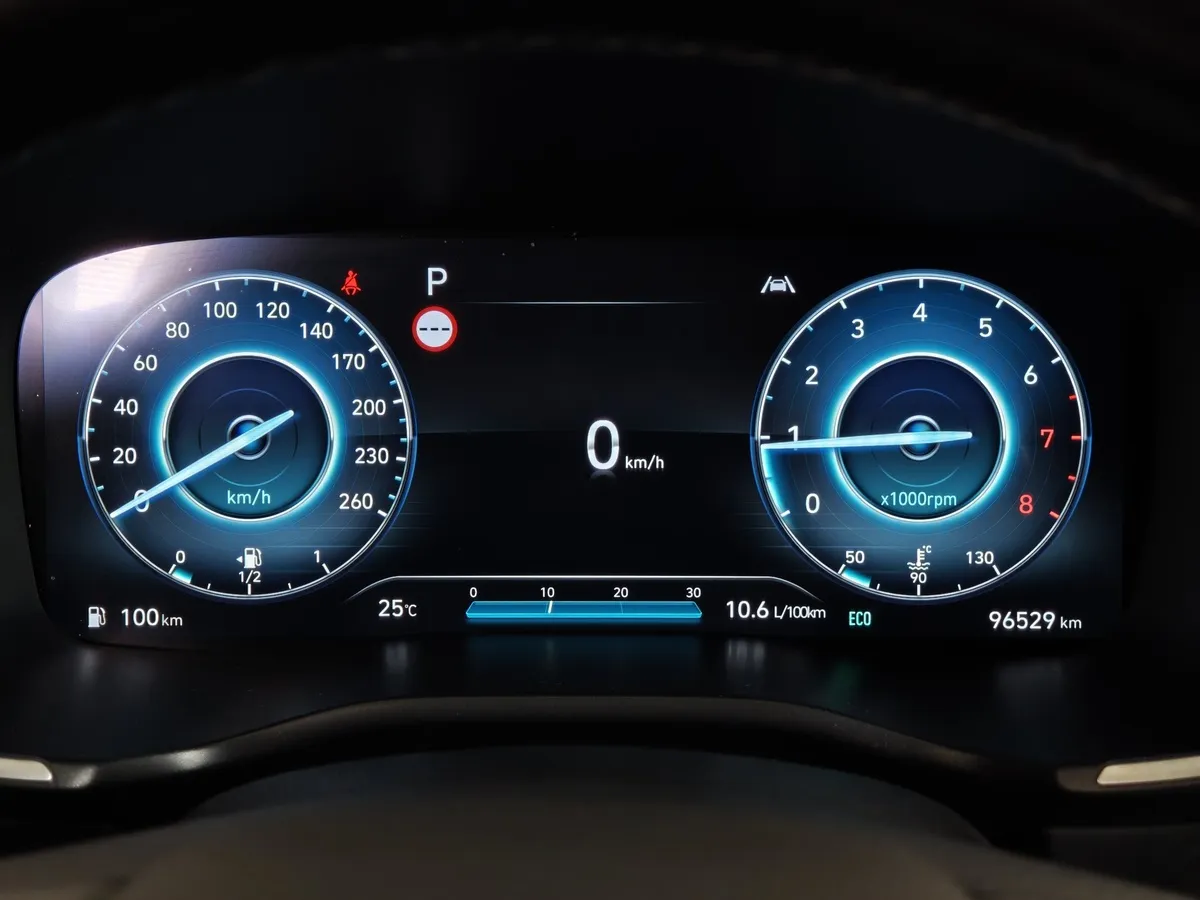 Hyundai Santa Fe 2.5 AWD 6AT (7 мест) (180 л.с.)   Prestige + Smart Sense Белый в АВИЛОН. Слайд №18