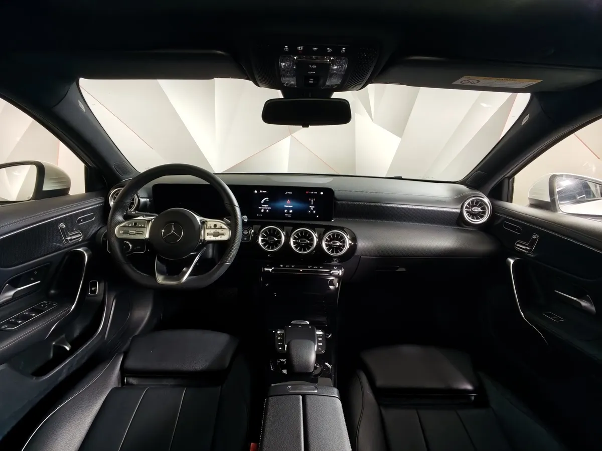 Mercedes-Benz A-Класс A 200 7G-DCT (150 л.с.) Sport Белый в АВИЛОН. Слайд №14
