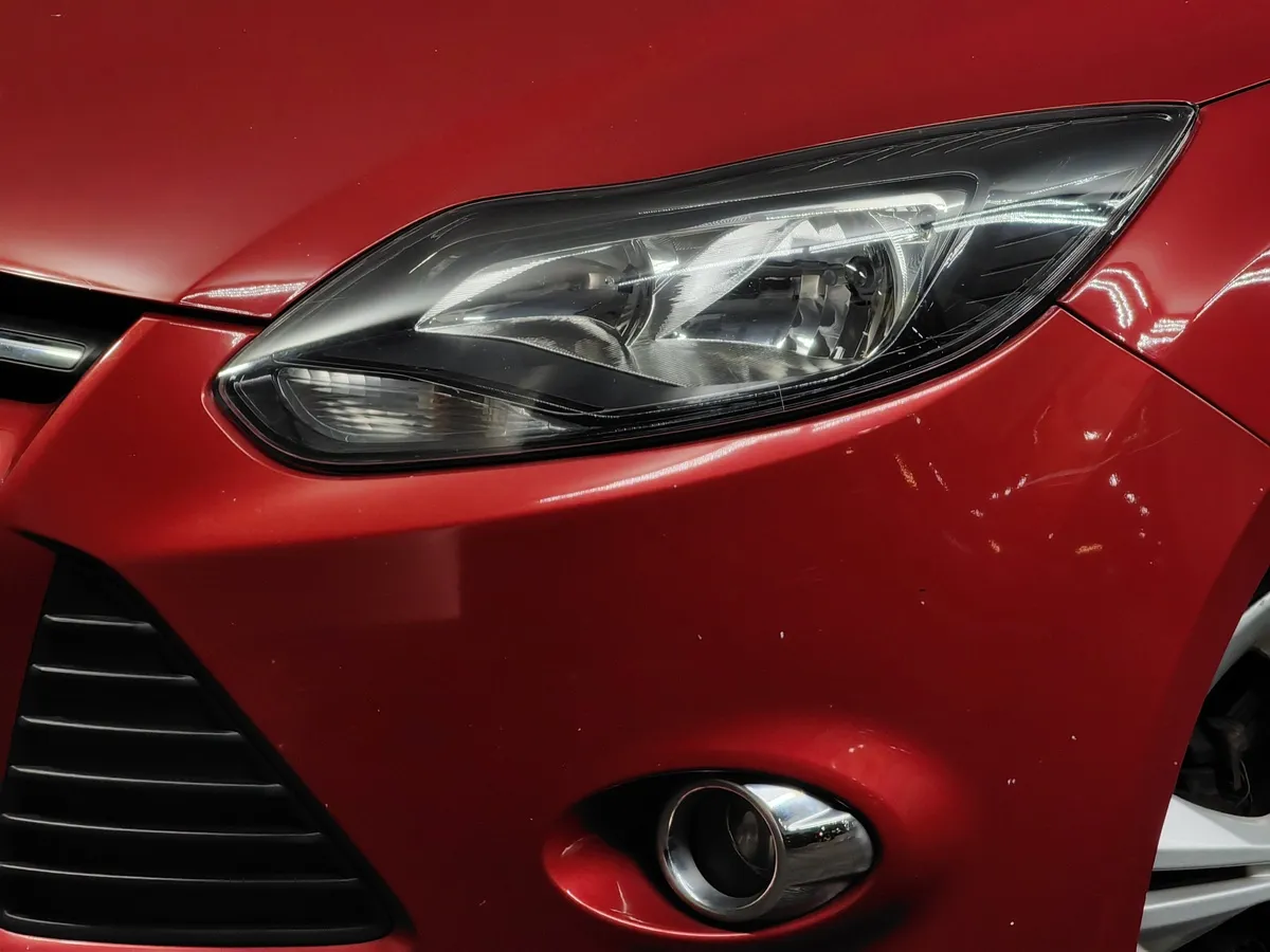 Ford Focus 1.6 PowerShift (125 л.с.) Titanium Красный в АВИЛОН. Слайд №10