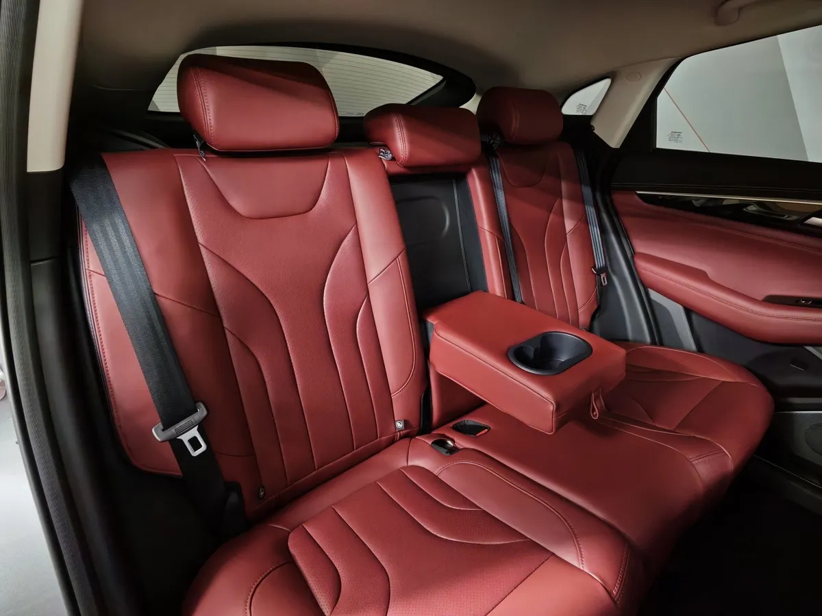 Changan CS85 2.0 AT 2WD (233 л.с.) Серый в АВИЛОН. Слайд №17