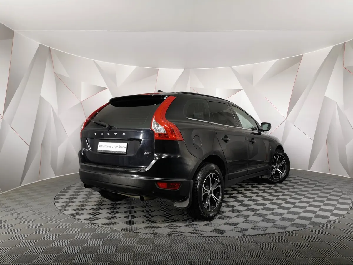 Volvo XC60 2.0 T AT (203 л.с.) Черный в АВИЛОН. Слайд №2
