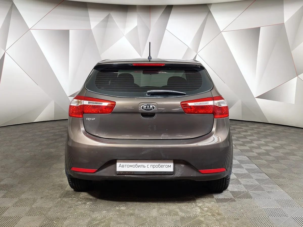 Kia Rio 1.6 AT (123 л.с.) Коричневый в АВИЛОН. Слайд №8