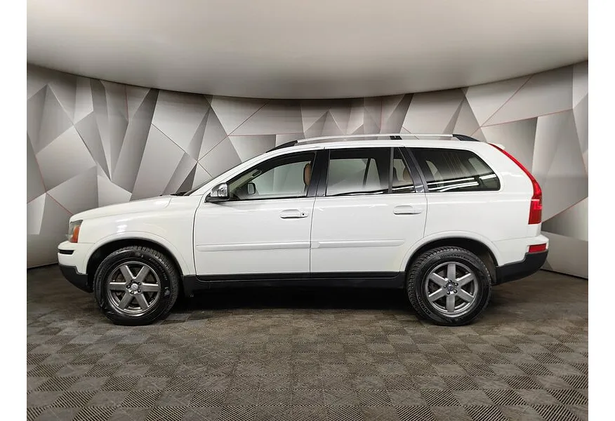 Volvo XC90 2.5 T5 Geartronic AWD (5 мест) (210 л.с.) Белый в АВИЛОН. Слайд №5