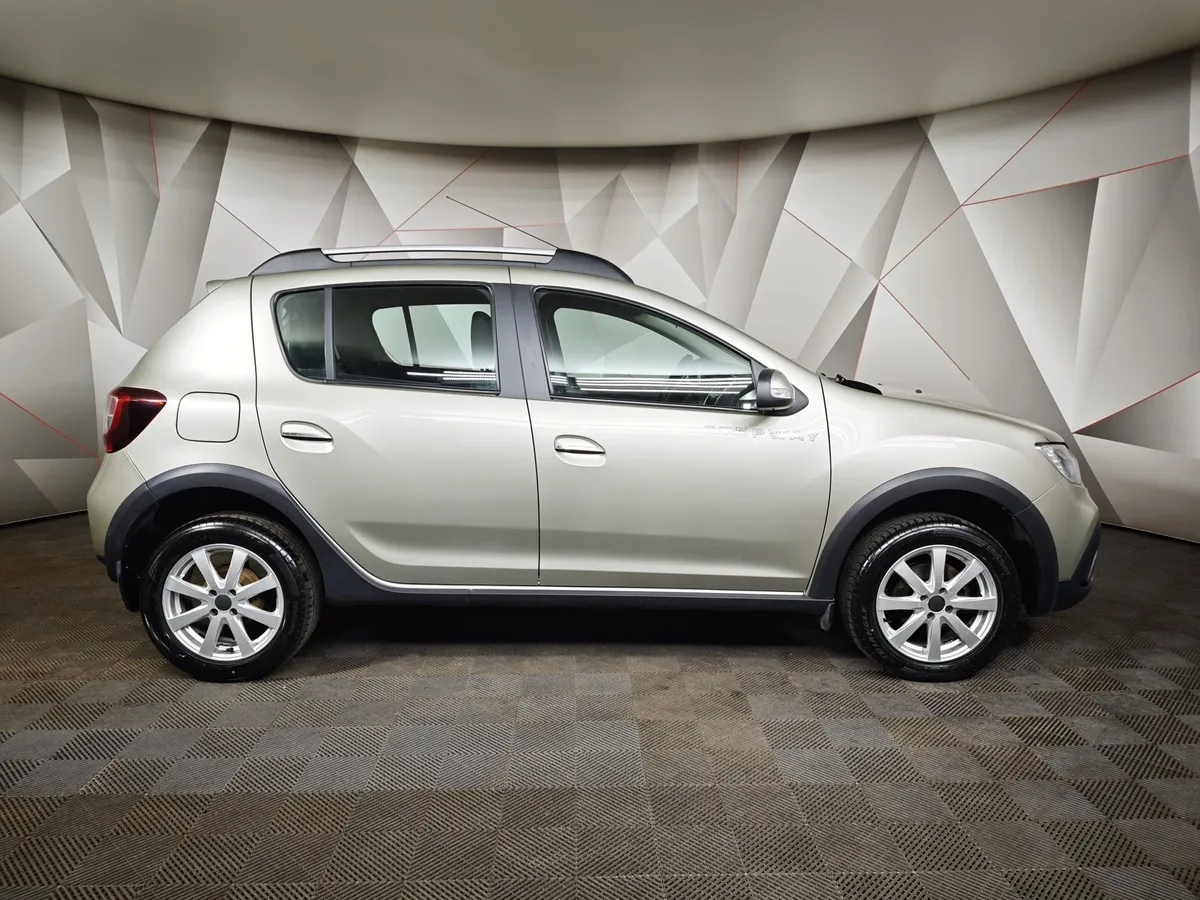 Renault Sandero 1.6 MT (113 л.с.) Stepway Drive Серый в АВИЛОН. Слайд №6