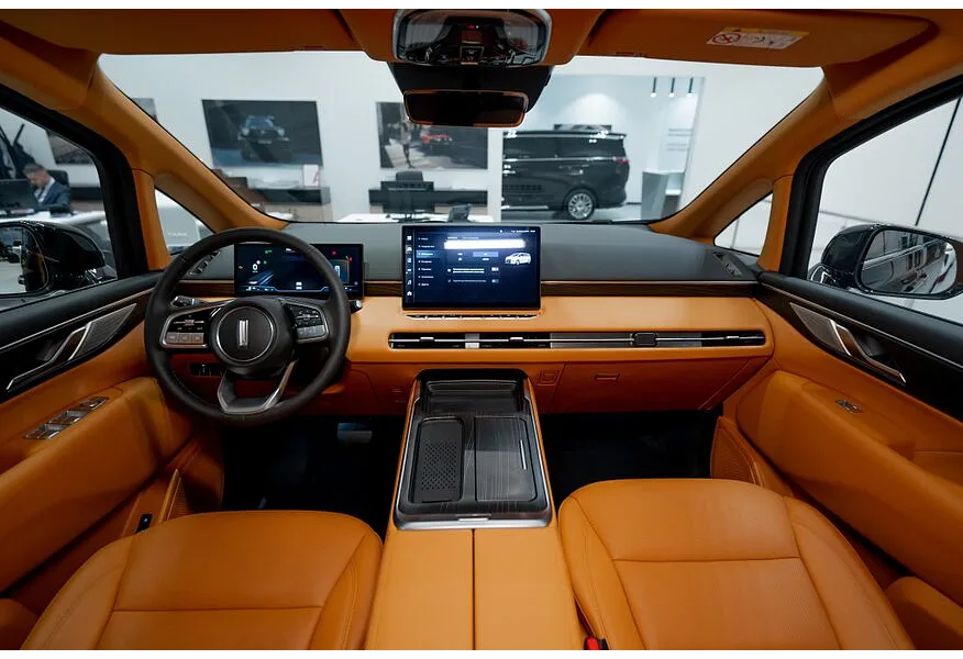 WEY 80 1.5T PHEV AT 4WD (487 л.с.) Premium Черный в АВИЛОН. Слайд №8