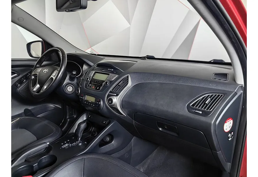 Hyundai ix35 2.0 AT 4WD (150 л.с.) Comfort + Navi Красный в АВИЛОН. Слайд №9