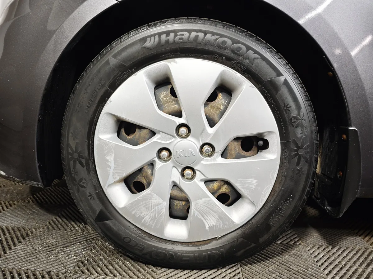 Kia Rio 1.4 MT (107 л.с.) Comfort Серый в АВИЛОН. Слайд №9