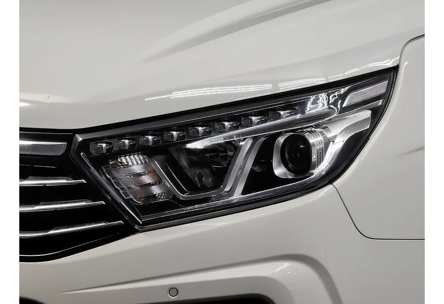 SsangYong Korando Turismo 2.2d AT 4WD (178 л.с.) Белый в АВИЛОН. Слайд №10