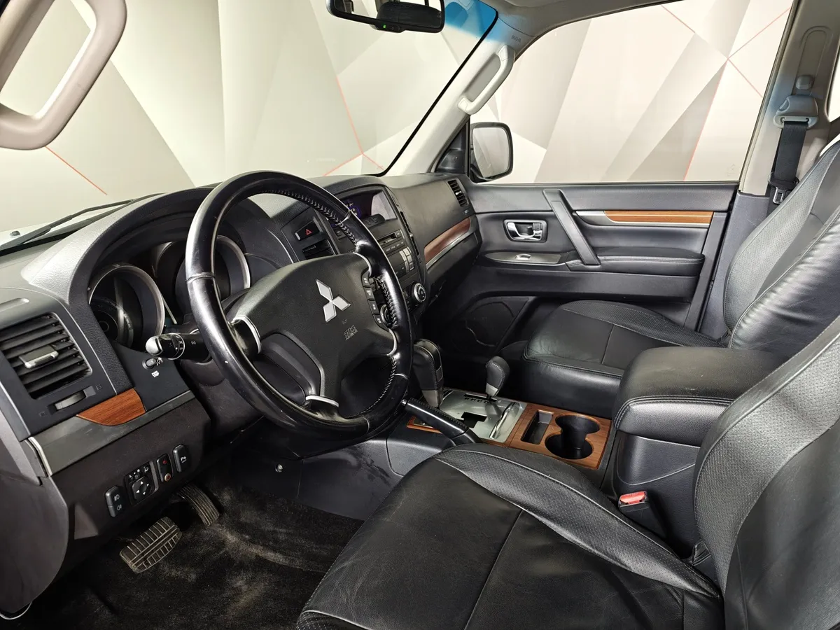 Mitsubishi Pajero 3.0 AT AWD (178 л.с.) Серебристый в АВИЛОН. Слайд №19
