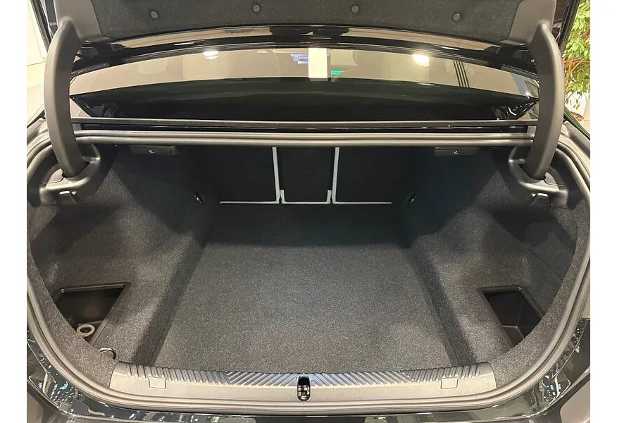 BMW 5 серия 520d xDrive AT (197 л.с.) Черный в АВИЛОН. Слайд №12