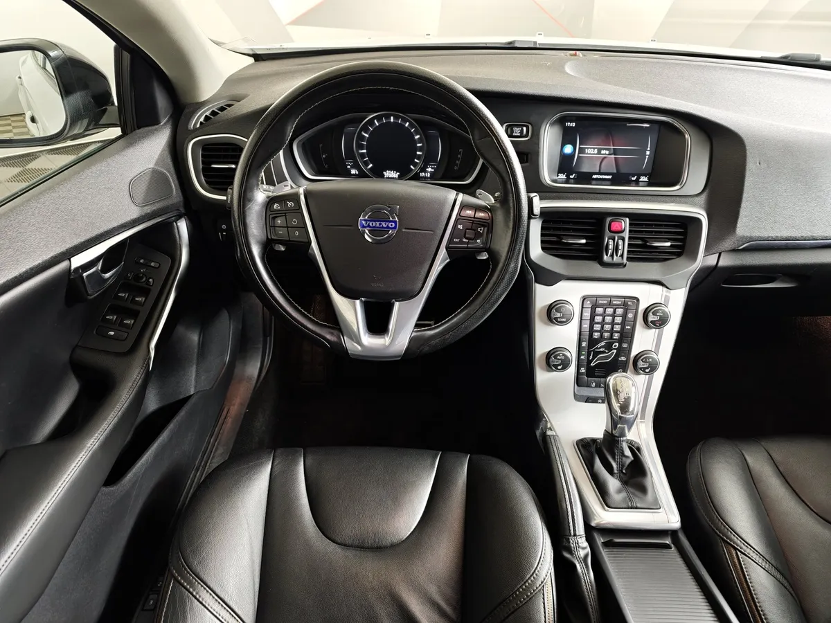 Volvo V40 2.0 T5 Geartronic AWD (213 л.с.) Белый в АВИЛОН. Слайд №20