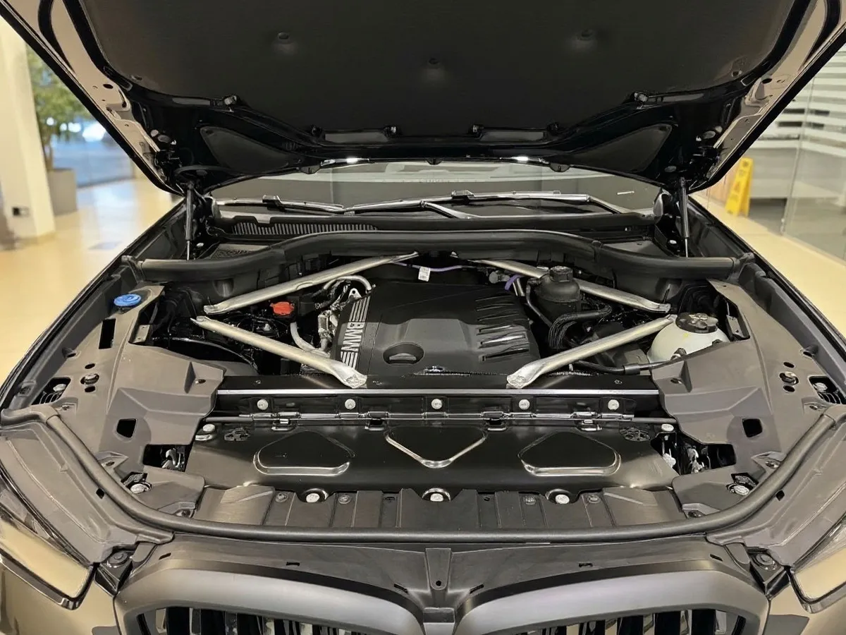 BMW X5 xDrive30d Steptronic (286 л.с.) Черный в АВИЛОН. Слайд №11