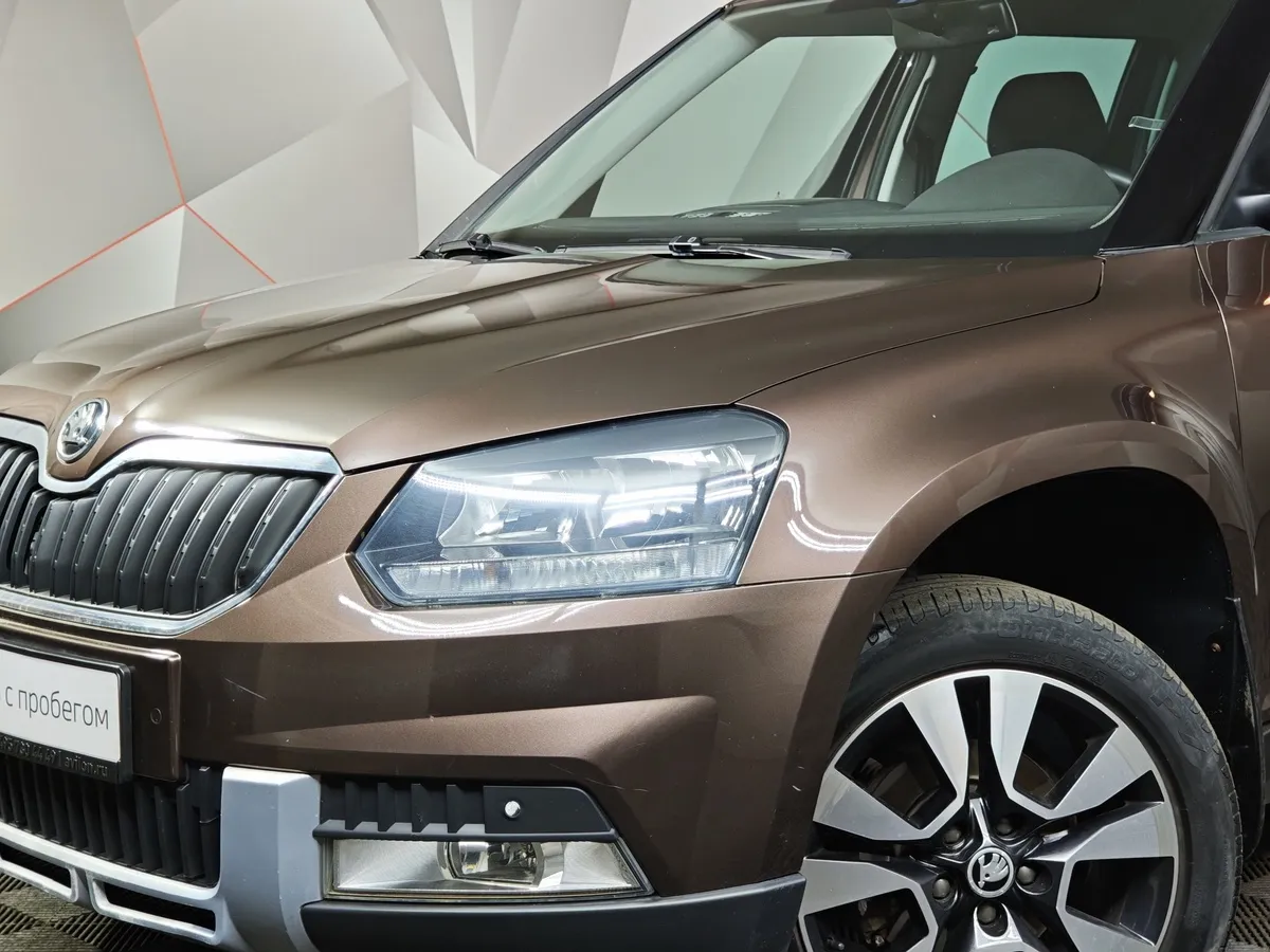 Skoda Yeti 1.6 AT (110 л.с.) Коричневый в АВИЛОН. Слайд №10