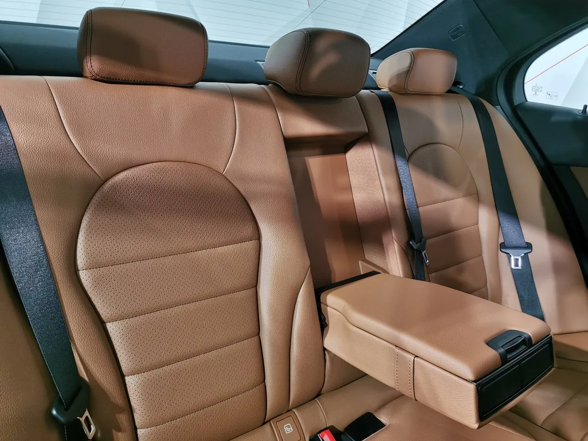 Mercedes-Benz C-Класс C 180 9G-TRONIC (150 л.с.) Sport Черный в АВИЛОН. Слайд №16