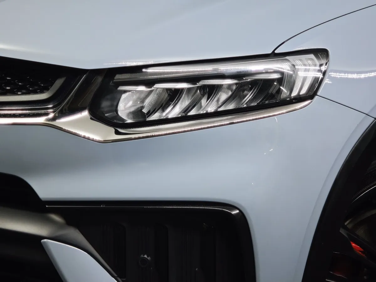 Geely Tugella 2.0 AT AWD (238 л.с.) Flagship Sport Серый в АВИЛОН. Слайд №10