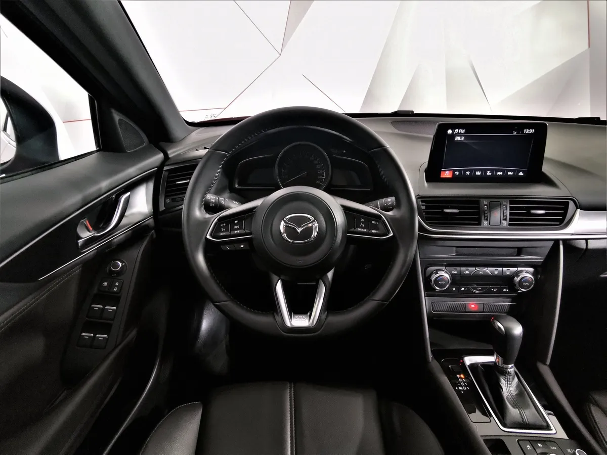 Mazda CX-4 2.0 AT (158 л.с.) High Красный в АВИЛОН. Слайд №19
