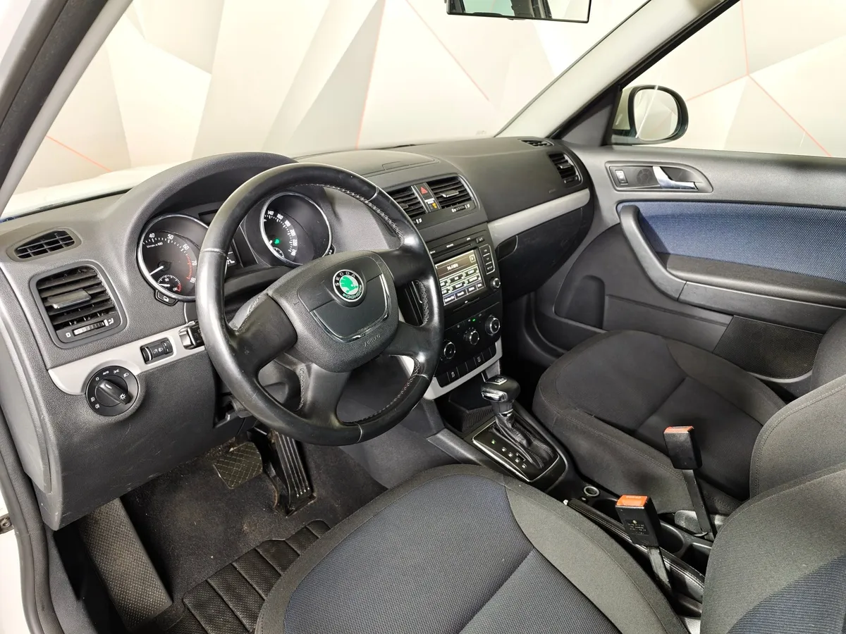 Skoda Yeti 1.2 TSI DSG (105 л.с.) Active Белый в АВИЛОН. Слайд №17