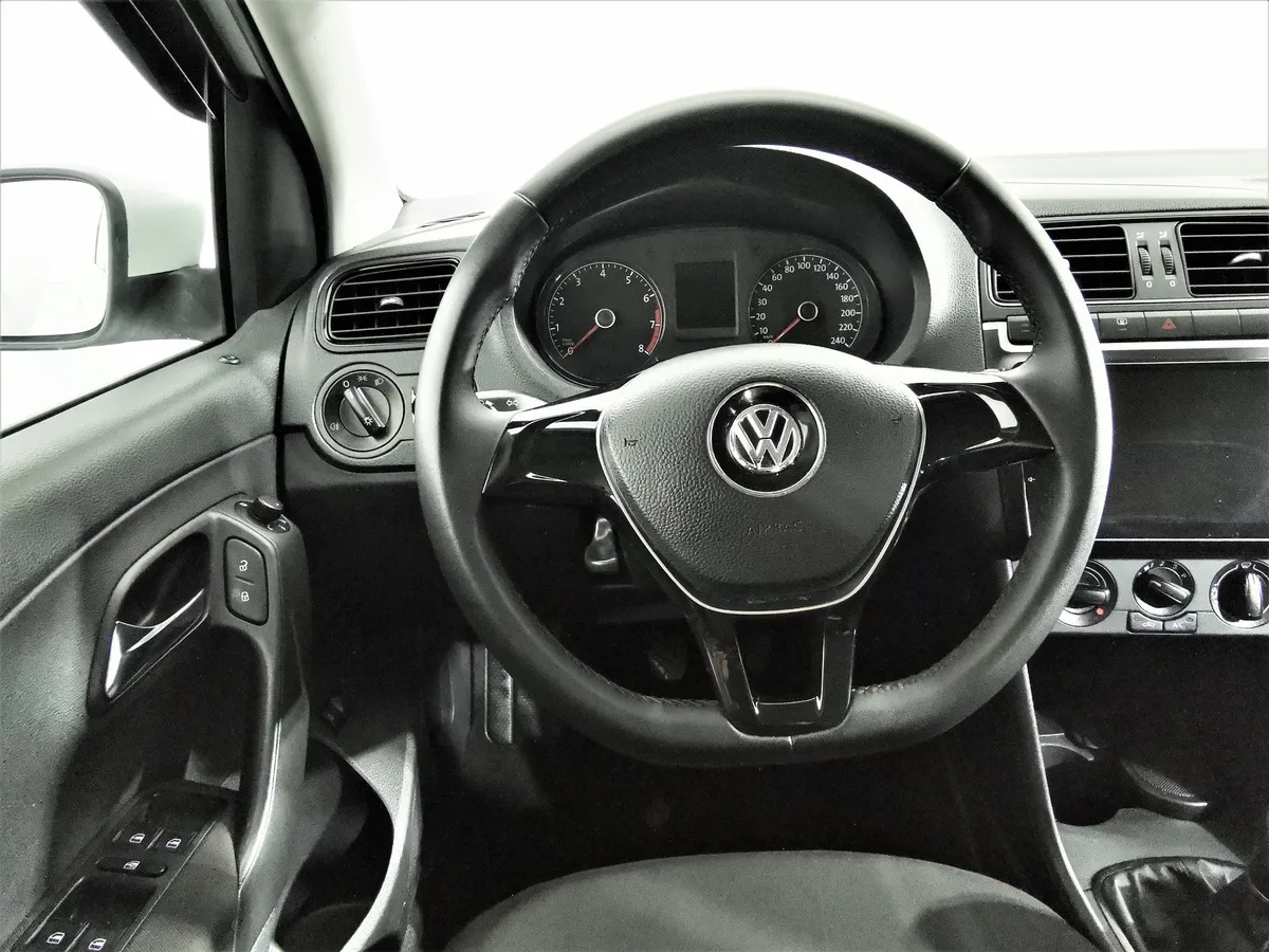 Volkswagen Polo 1.6 MT (105 л.с.) Trendline Белый в АВИЛОН. Слайд №19