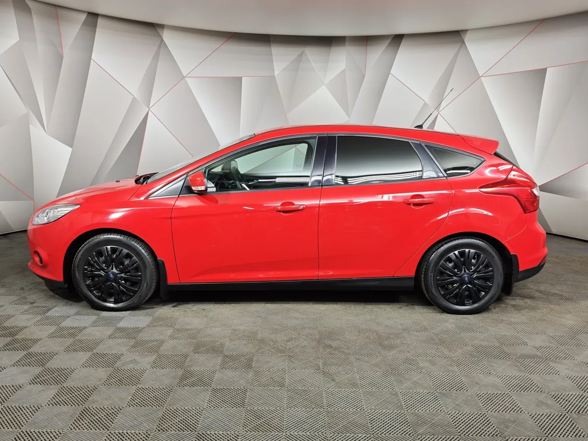 Ford Focus 1.6 PowerShift (105 л.с.) Trend Красный в АВИЛОН. Слайд №5