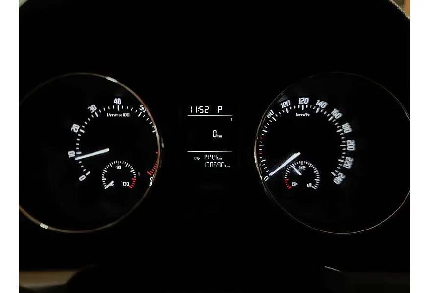 АВИЛОН - Skoda Yeti 1.4 TSI DSG (122 л.с.) Active Белый - slide 19