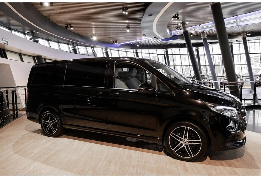 Mercedes-Benz V-Класс V 300 d L3 4MATIC 9G-TRONIC (237 л.с.) Avantgarde Черный в АВИЛОН. Слайд №4