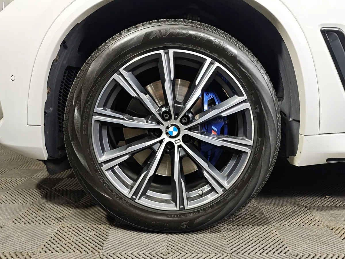 BMW X5 xDrive40i Steptronic (340 л.с.) Белый в АВИЛОН. Слайд №7