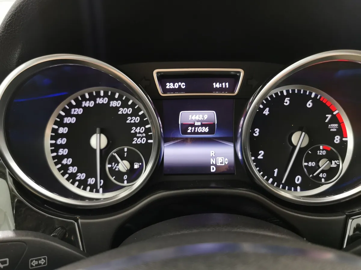 Mercedes-Benz M-Класс ML 350 BlueEfficiency 7G-Tronic Plus 4Matic (306 л.с.) Черный в АВИЛОН. Слайд №17