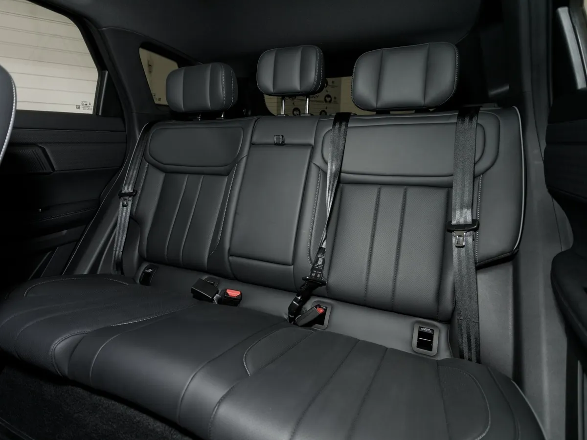JAECOO J7 1.6T DCT FWD (150 л.с.) Престиж Черный в АВИЛОН. Слайд №9