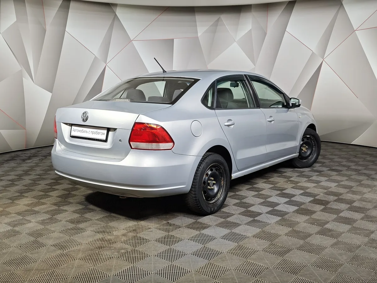 Volkswagen Polo 1.6 MPI MT (90 л.с.) Comfortline Серебристый в АВИЛОН. Слайд №2