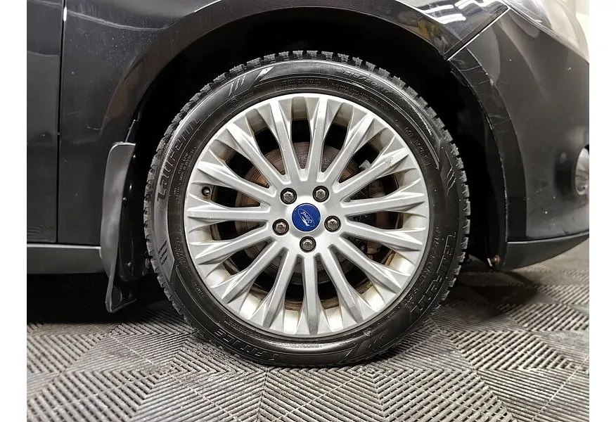 Ford Focus 2.0 PowerShift (150 л.с.) Trend Черный в АВИЛОН. Слайд №9