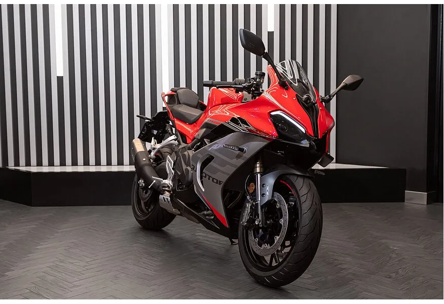 QJMOTOR SRK 800 RR 778 см³ (95 л.с.) 778 Красный в АВИЛОН. Слайд №2