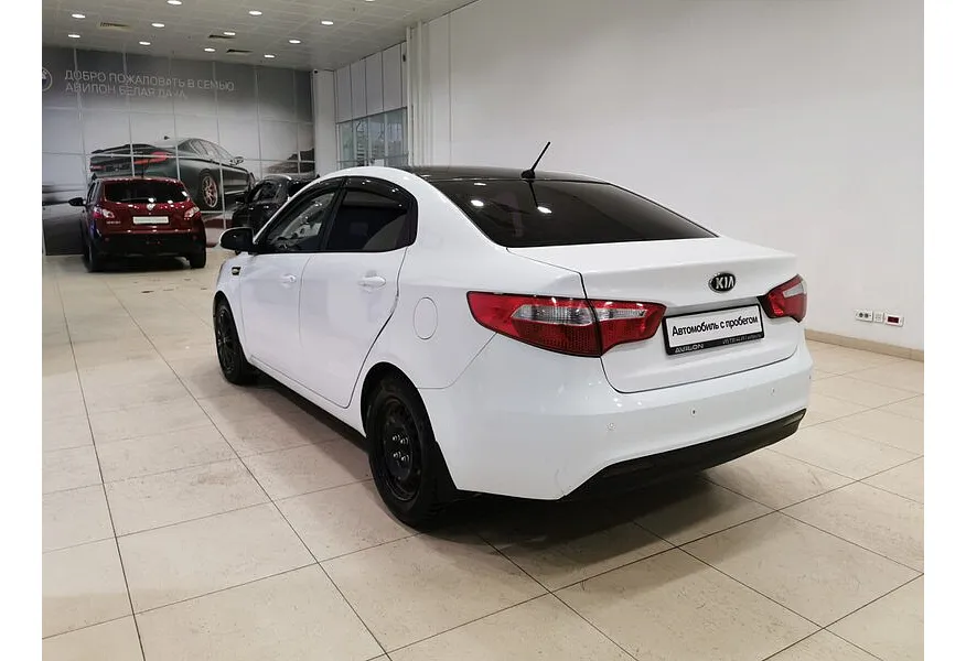 Kia Rio 1.6 AT (123 л.с.) Белый в АВИЛОН. Слайд №4