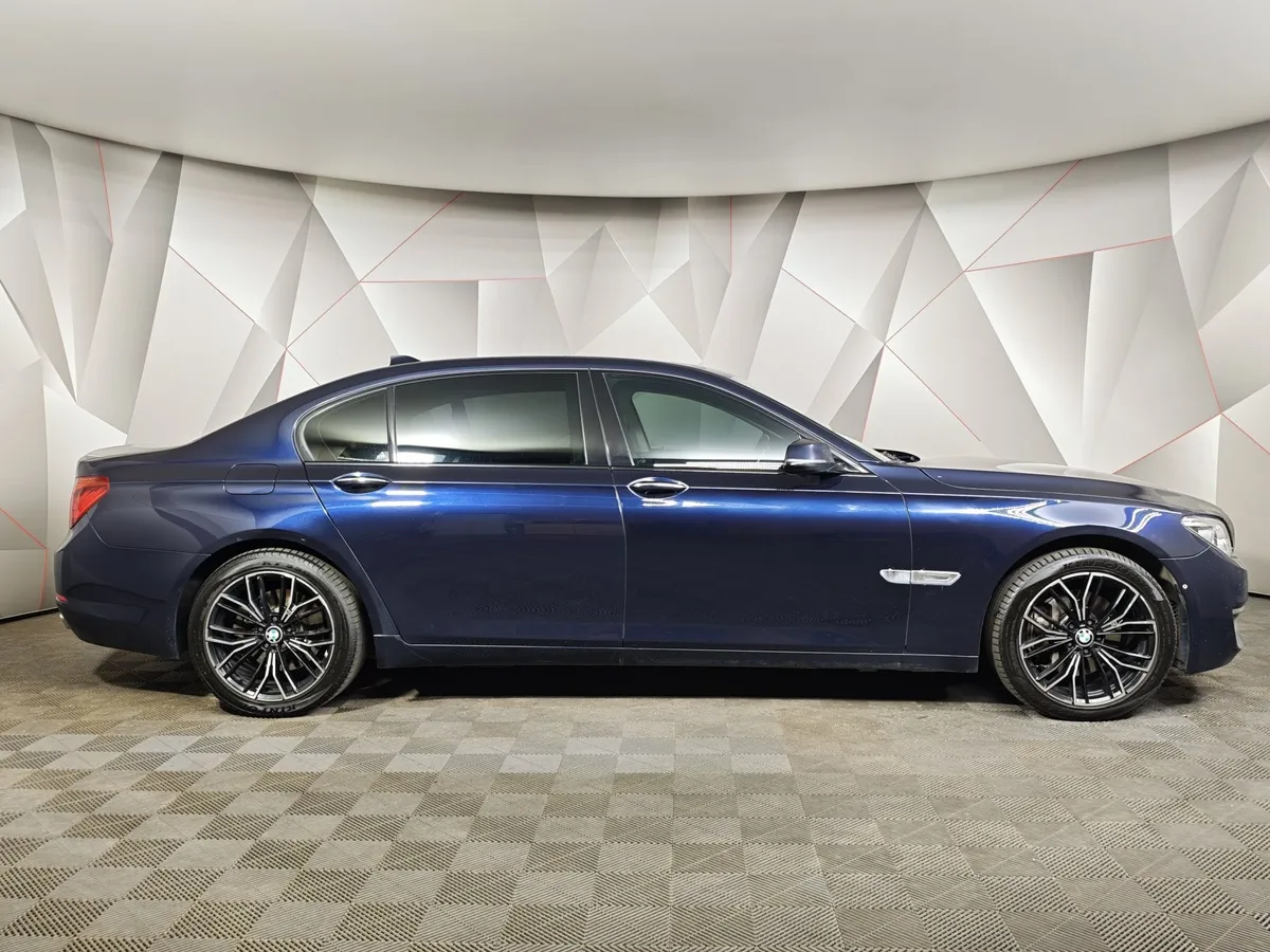 BMW 7 серия 740i AT (320 л.с.) Синий в АВИЛОН. Слайд №6