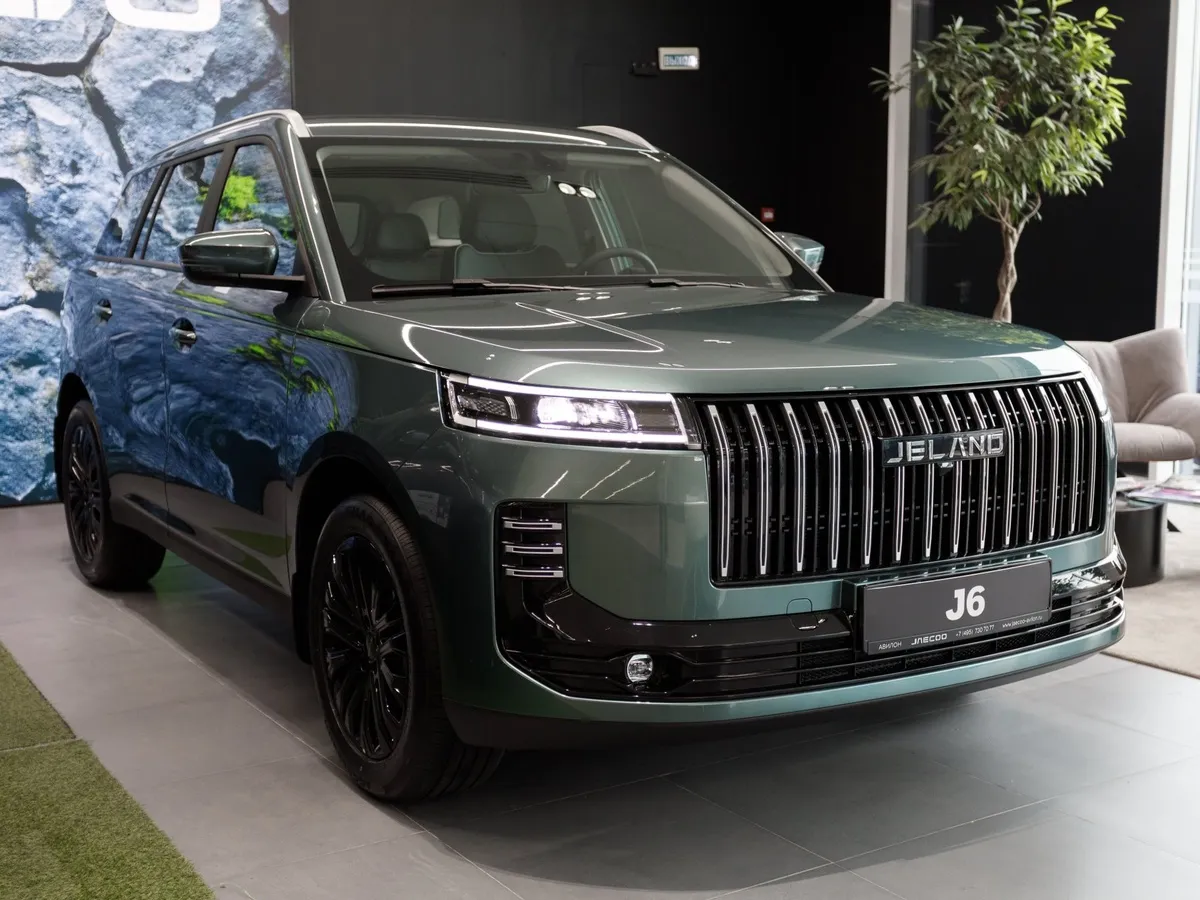 JELAND J6 1.5 DCT FWD (147 л.с.) Престиж Зеленый в АВИЛОН. Слайд №2