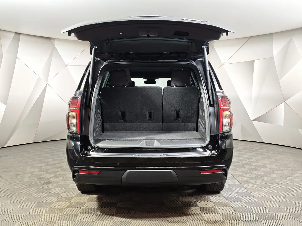 Chevrolet Tahoe 5.3 AT 4WD (343 л.с.) RST Черный в АВИЛОН. Слайд №12