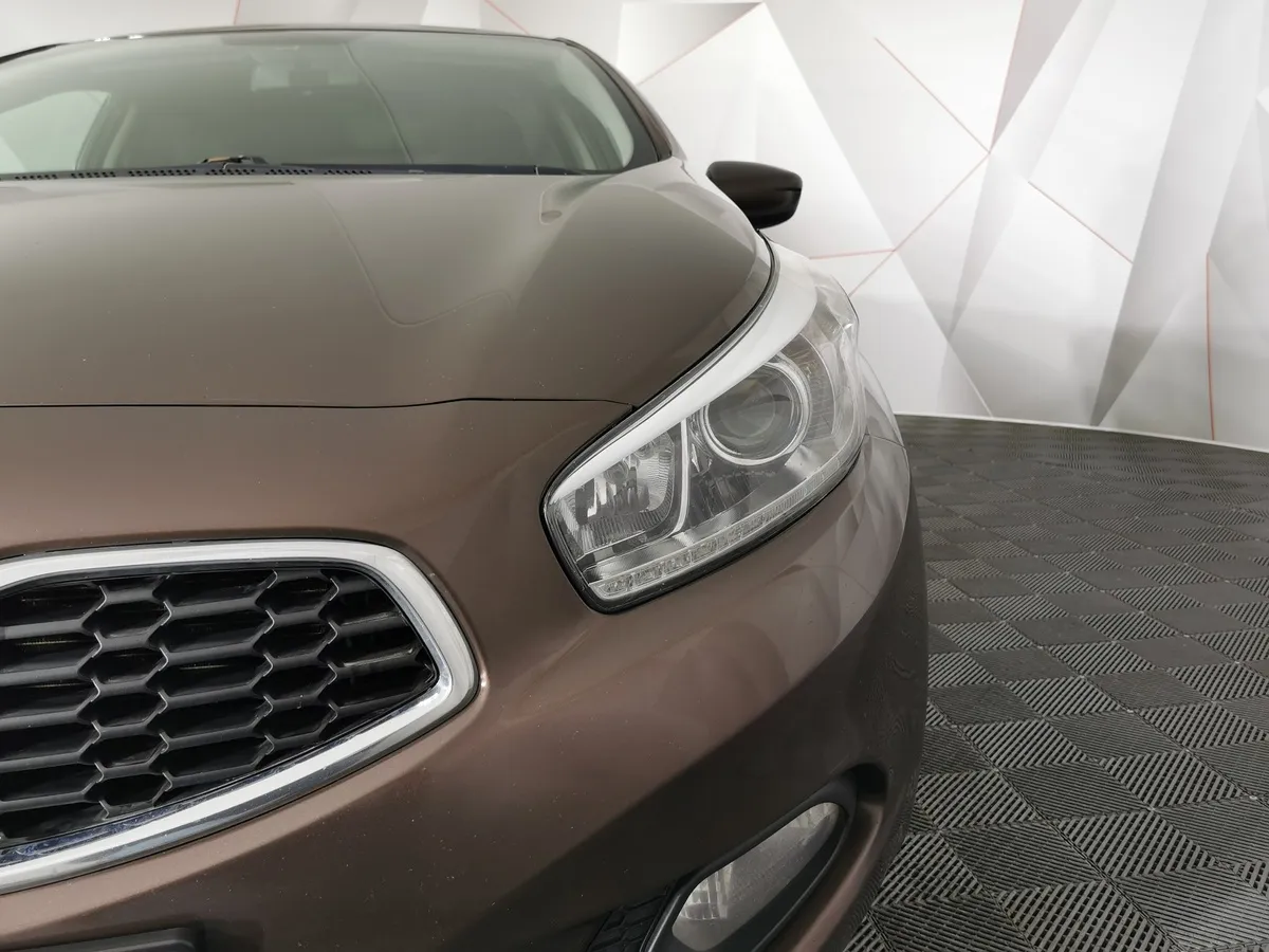Kia Ceed 1.6 MT (130 л.с.) Classic Коричневый в АВИЛОН. Слайд №10