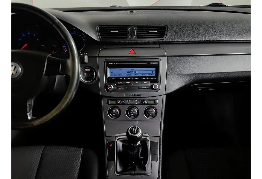 АВИЛОН - Volkswagen Passat 1.6 MPI MT (102 л.с.) Trendline Черный - slide 13