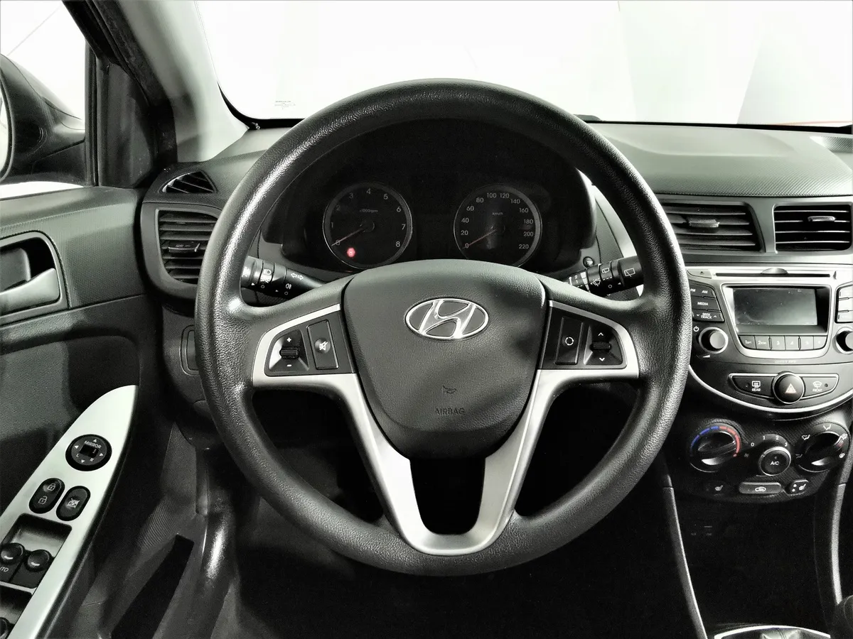 Hyundai Solaris 1.6 MT (123 л.с.) Comfort Коричневый в АВИЛОН. Слайд №19