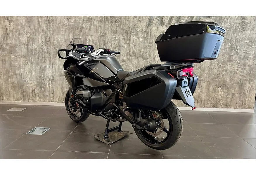 BMW Motorrad R 1300 RT 1300 см³ (145 л.с.) (145) 1300 Черный в АВИЛОН. Слайд №5