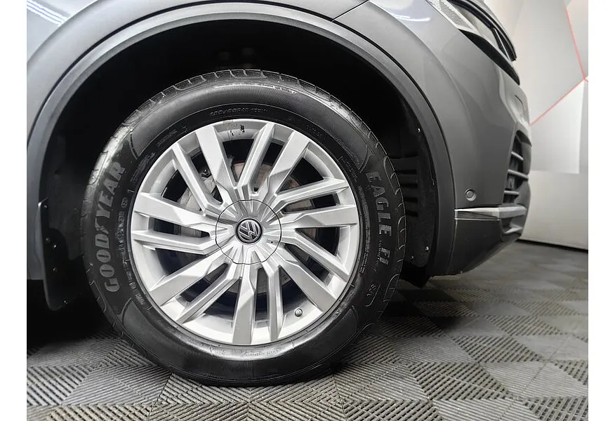 АВИЛОН - Volkswagen Touareg 2.0 TSI Tiptronic 4Motion (249 л.с.) Exclusive Серый - slide 19