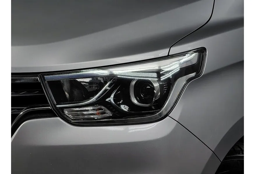 Hyundai H-1 2.5 CRDi AT (170 л.с.) Active Серый в АВИЛОН. Слайд №10