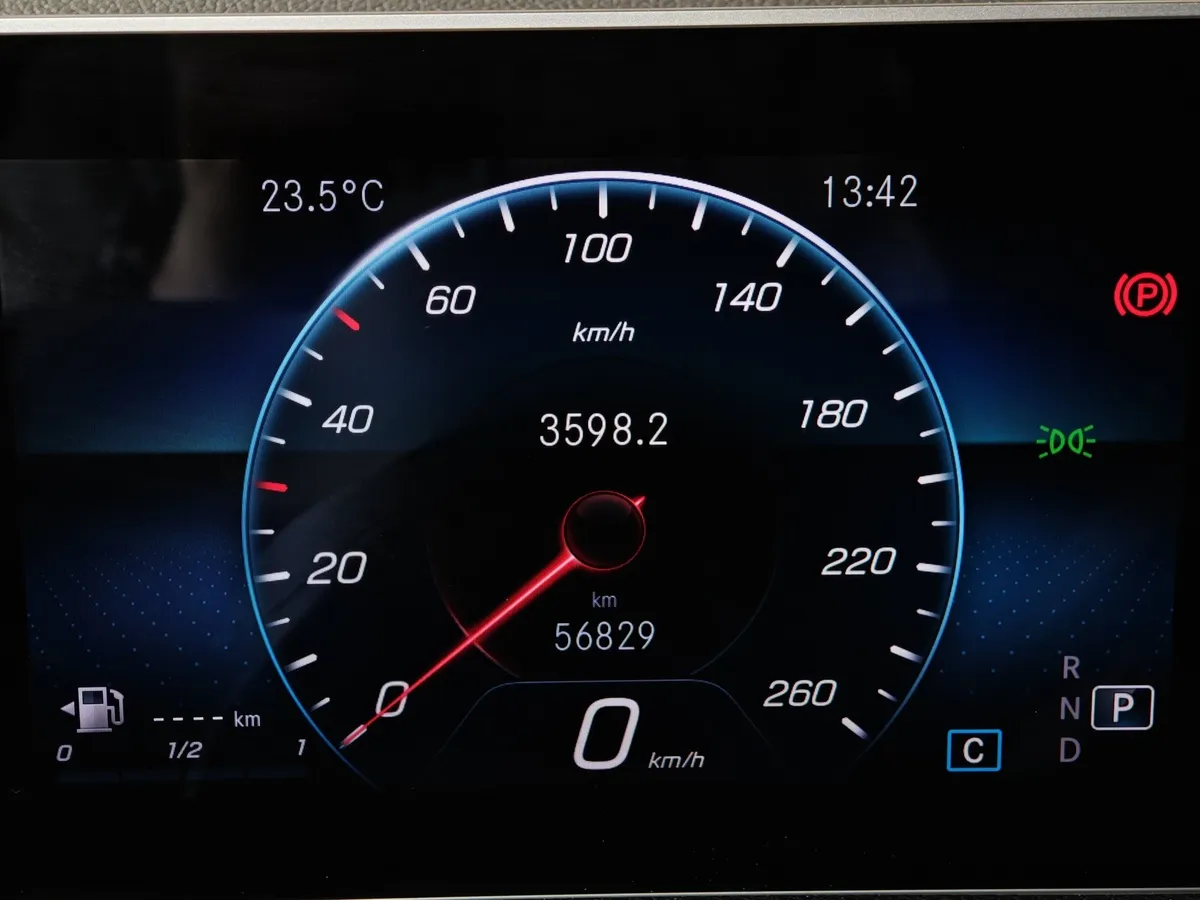 Mercedes-Benz GLB 200 d 8G-DCT 4MATIC (150 л.с.) Style в АВИЛОН. Слайд №17